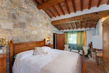 Villa for 14 Guests in Montepulciano, Siena Province, Picture 1