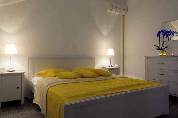 Ferienwohnung für 4 Personen, mit Garten in Okrug Gornji - 2