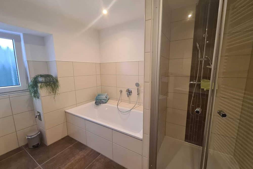Ganze Wohnung, Moderne Ferienwohnung in direkter Nähe zur Mosel und dem Ortzentrum in Burg Eltz, Treis-Karden