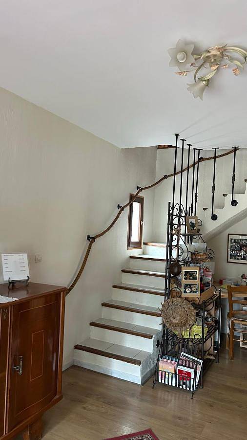 Location de vacances pour 2 personnes, avec terrasse ainsi que jardin et piscine à Saint-Maximin-la-Sainte-Baume