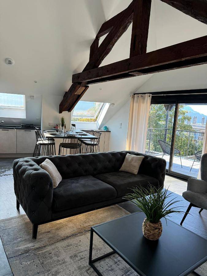 Appartement entier, Two-Bedroom Apartment in Voglans, Région de Chambéry