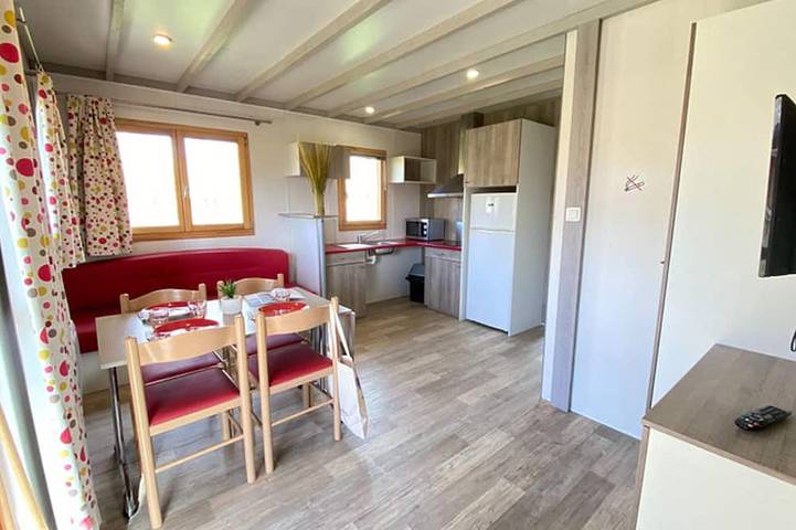 Chalet pour 4 personnes, avec piscine et terrasse