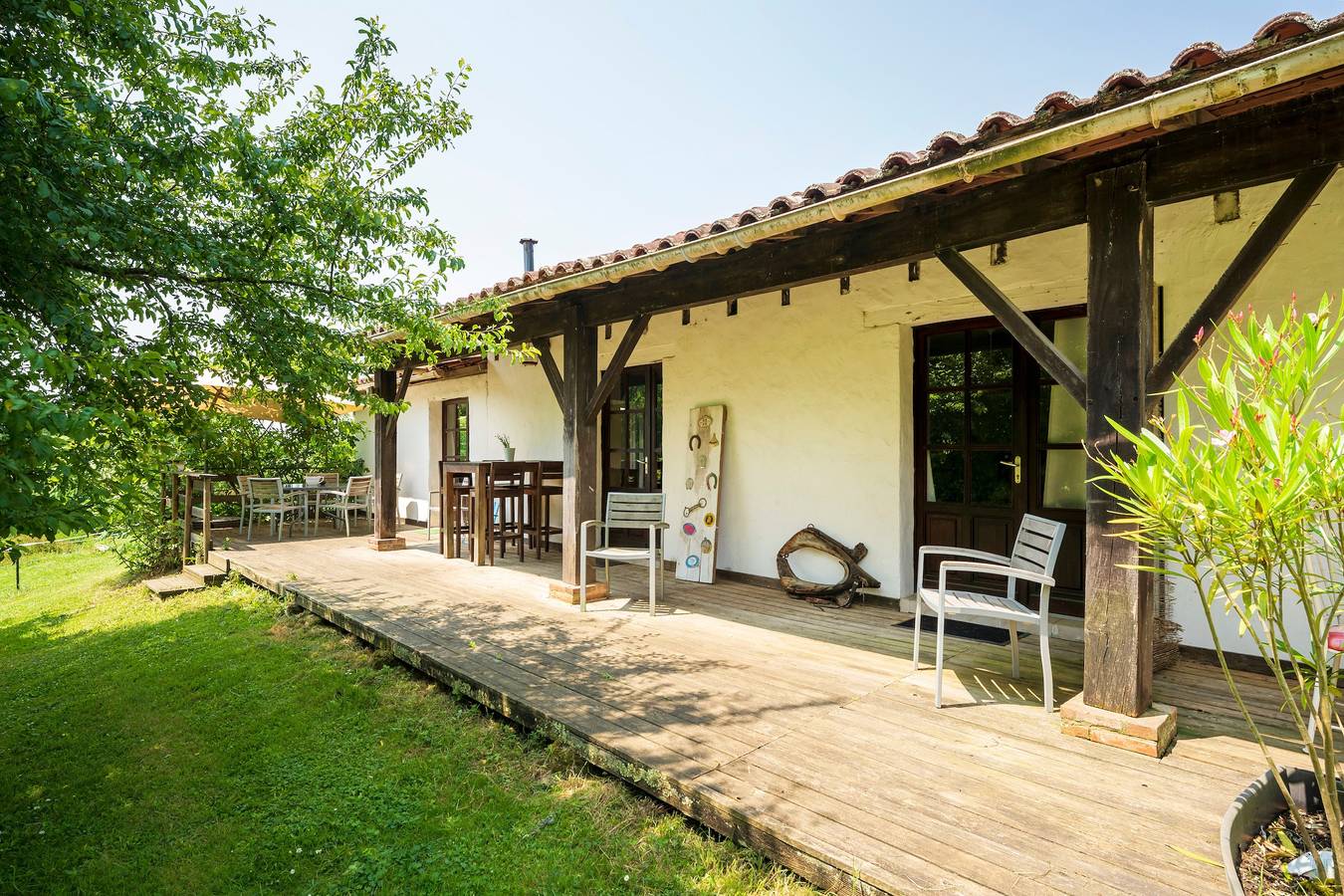 Cottage 'Lou Tapata' with Shared Pool, Private Terrace and Wi-Fi in Panjas, Gers