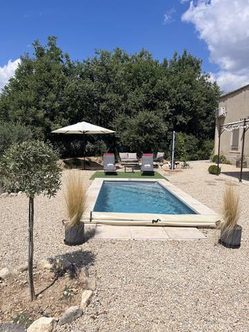 Gîte pour 2 personnes, avec jardin ainsi que piscine et terrasse dans le Vaucluse