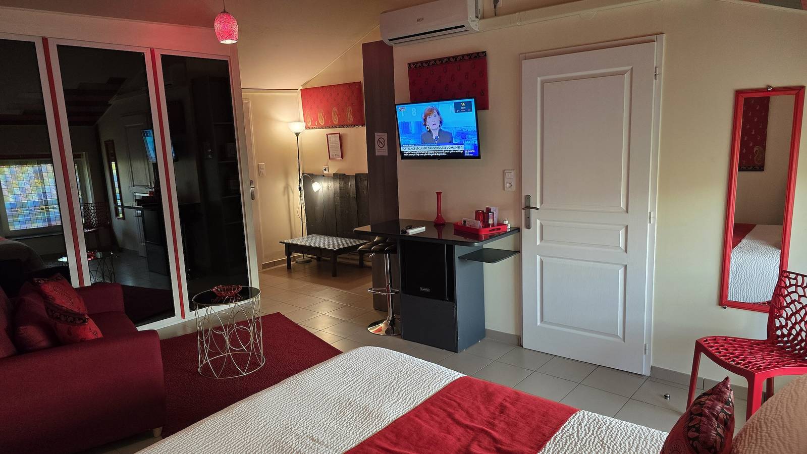 Chambres et table d'hôte Léonie - Chambre Léonie in Druillat, Ain
