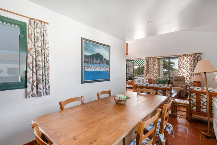 Menorcan Villa with Sea Views, Wi-Fi, and Air Conditioning in Cala Santandria, Ciutadella