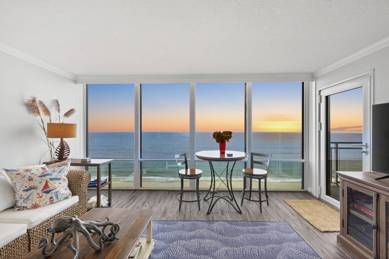 Appartement entier, Beachfront Condo/ Pool/ Surfing/ Fishing / Ew 1101 in Virginia Beach