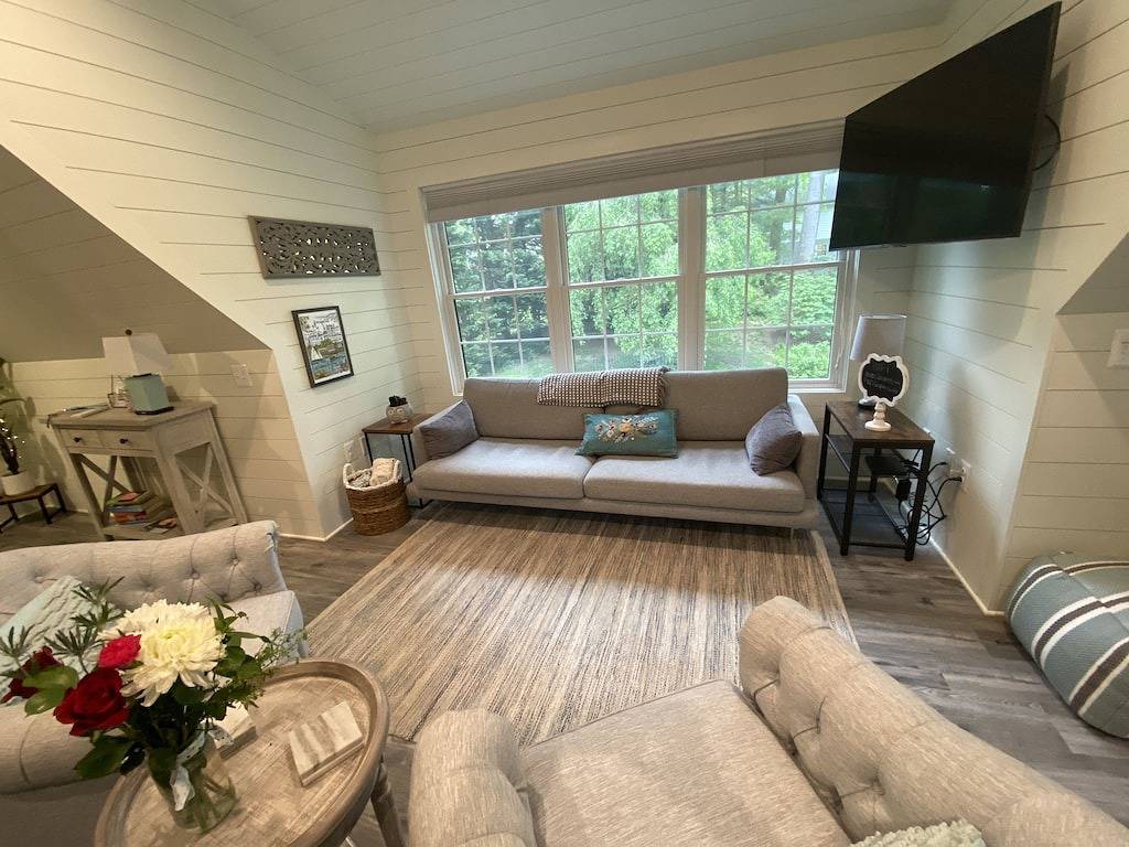 Ganze Wohnung, Annapolis Tree House Apartment- luxury shower, separate space in Anne Arundel County