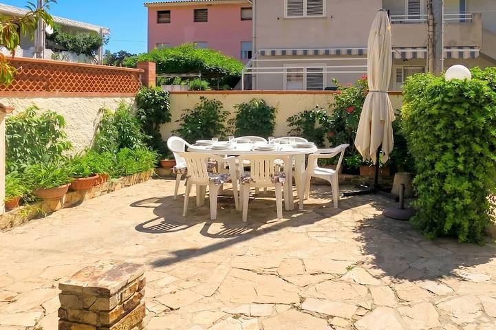 Location de vacances pour 6 personnes, avec Terrasse et Jardin dans San Giovanni Sardinia