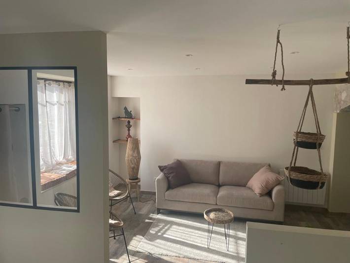 Location de vacances pour 6 personnes, avec vue sur le lac ainsi que vue et jardin à Chindrieux - 3