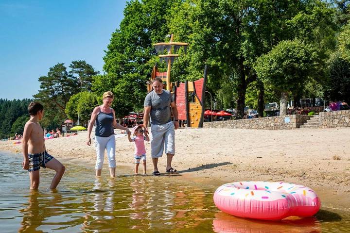 Location de vacances pour 4 personnes, avec piscine ainsi que terrasse et vue à Marcillac-la-Croisille - 4