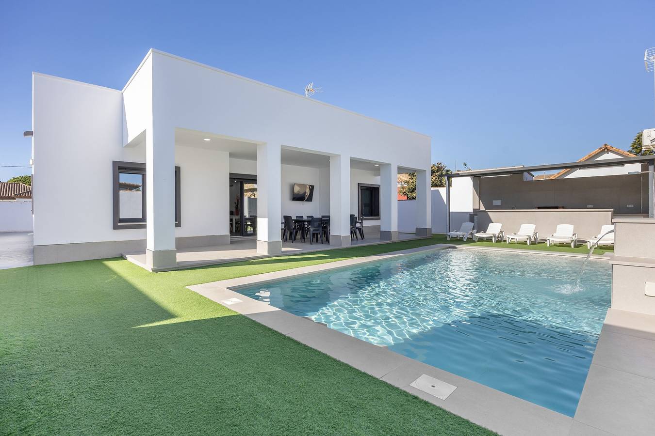 Casa Vacacional 'Private Oasis' con Piscina Privada, Wi-Fi y Aire Acondicionado in Chiclana de la Frontera, Costa de la Luz