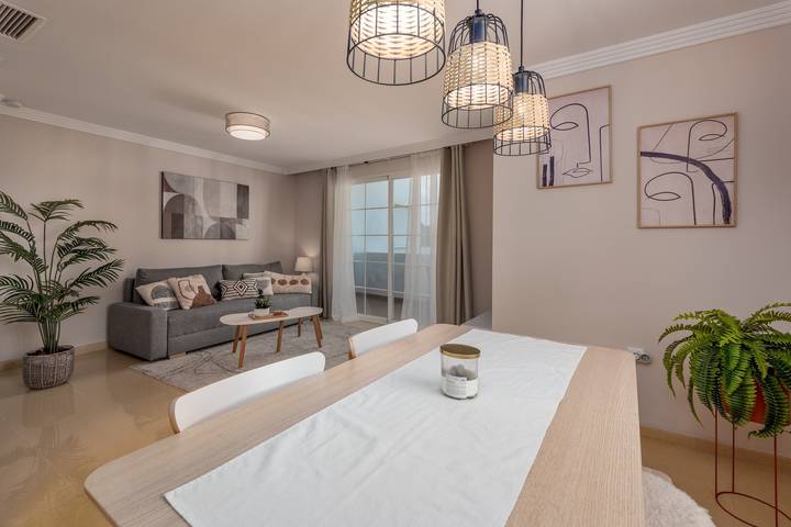 Apartamento entero, Apartamento elegante en ubicación privilegiada in Marbella West, Marbella