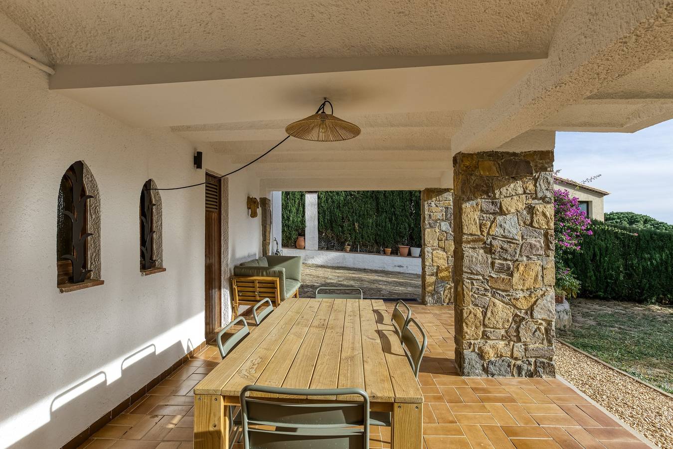 Villa „Les Aulines“ mit Bergblick, Wlan und Klimaanlage in Cabanyes, Calonge