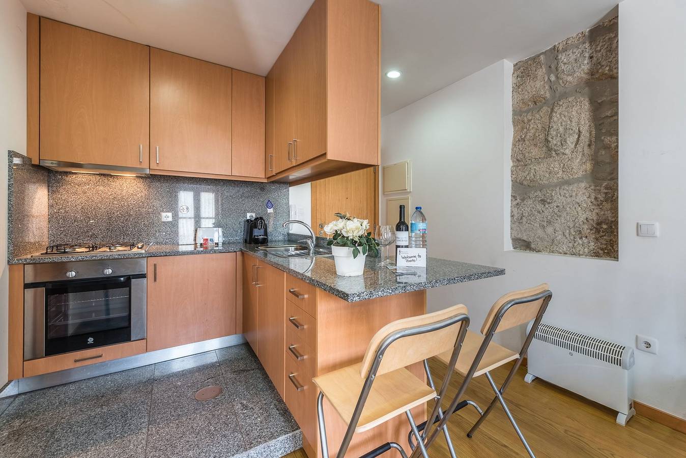 Entire apartment, Daisy Boutique in Porto in Historic city of Porto, Porto