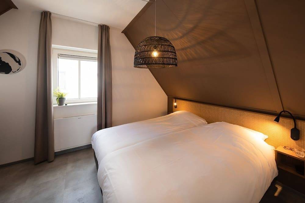 Harbor View 4p - Two Bedroom Villa, Sleeps 4 in Thorn, Limburg