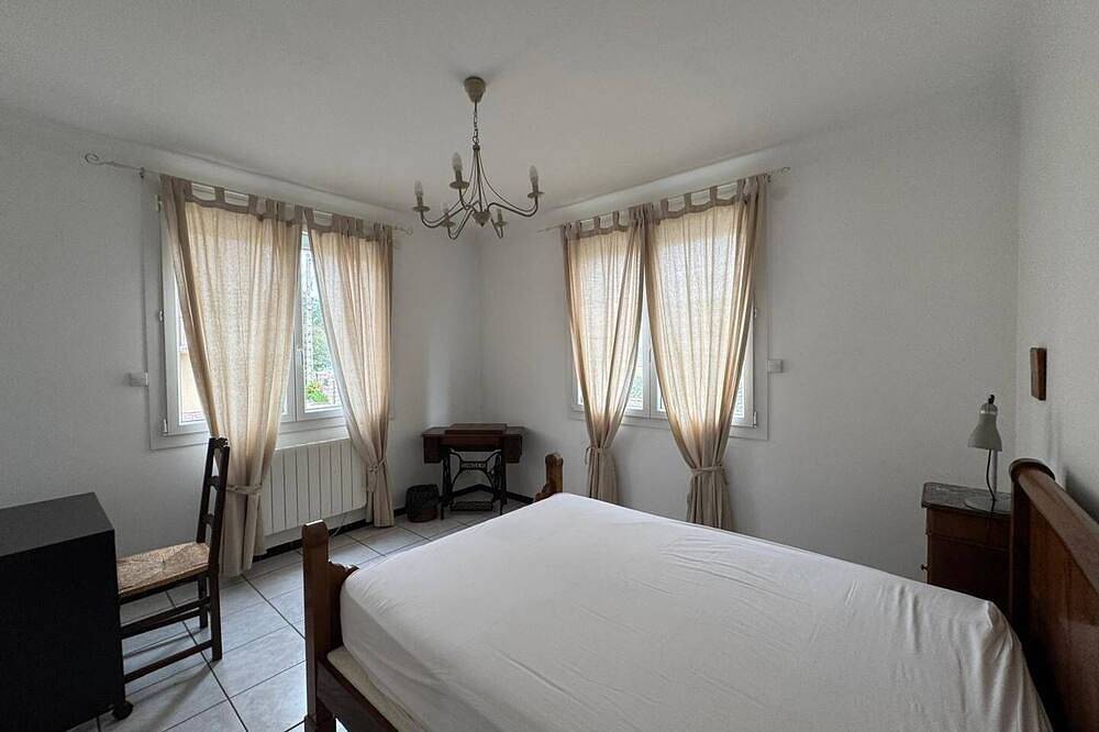 Entire apartment, ?? 2-Bedroom Apartment with Balcony in Prades – Perfect for Your Vacation in Prades, Prades region