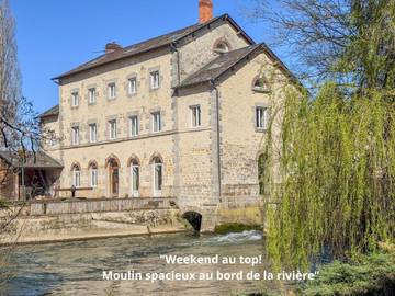 Gîte pour 12 personnes, avec jardin et vue à La Mesnière