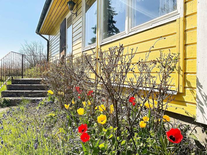 Lantligt hus med trädgård nära Borgholm in Öland
