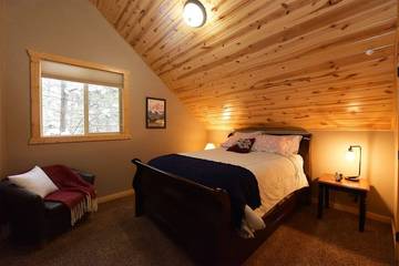 Log Cabin for 12 Guests in Island Park, Fremont County (ID), Picture 4
