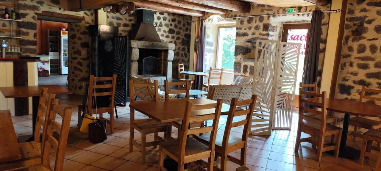 Double Room in Saint-Christophe-sur-Dolaison, Haute-Loire