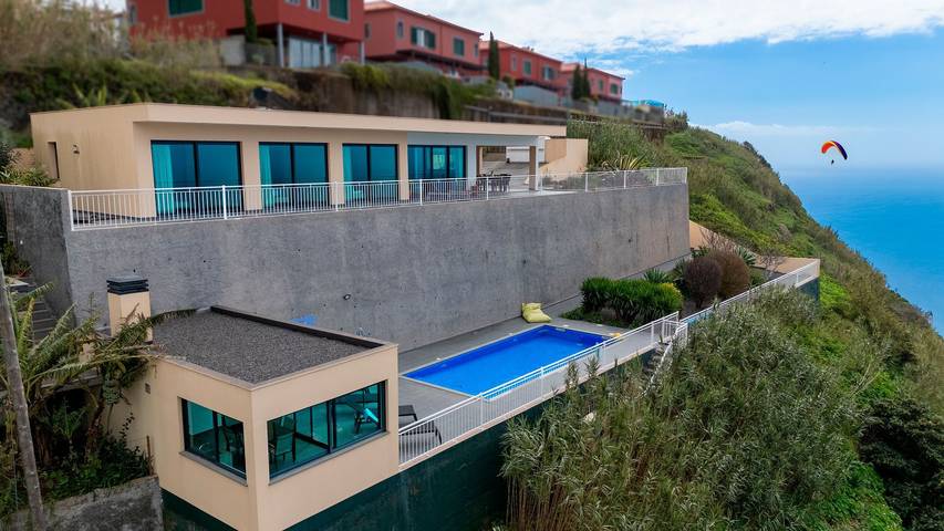 Casa de férias para 6 pessoas, com piscina e jardim e ainda vista para o mar em Madeira