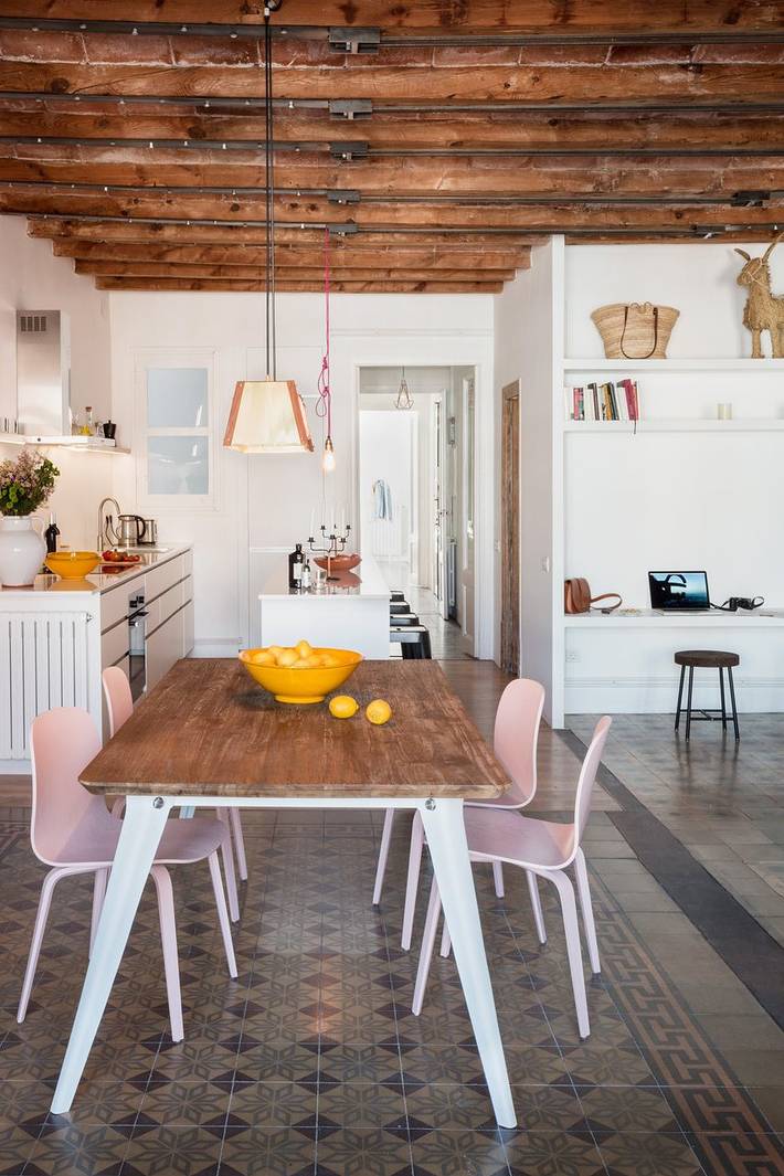 Entire apartment, GuestReady - Modern Charm next to Pl. Cataluña in Barcelona Centre, Barcelona