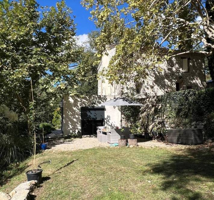 Location de vacances pour 2 personnes, avec piscine et jardin à Callas - 2