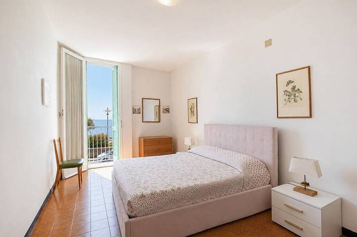 Entire apartment, 2 bedroom stunning apartment in Deiva Marina in Bagni Stella, Deiva Marina