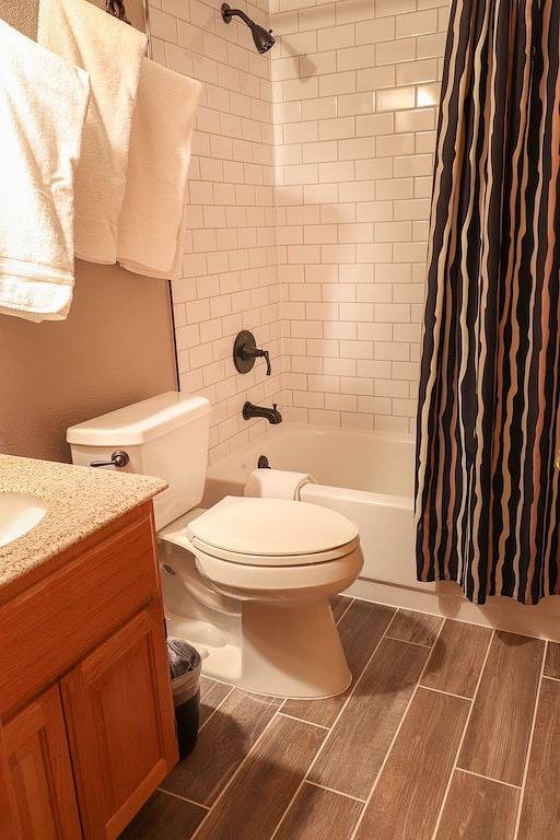 Ferienhaus für 7 Personen, mit Pool und Whirlpool sowie Balkon - 1