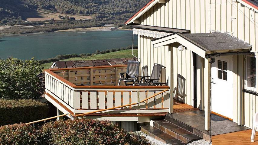 Vakantiehuis voor 6 personen, met terras en uitzicht in Oppland