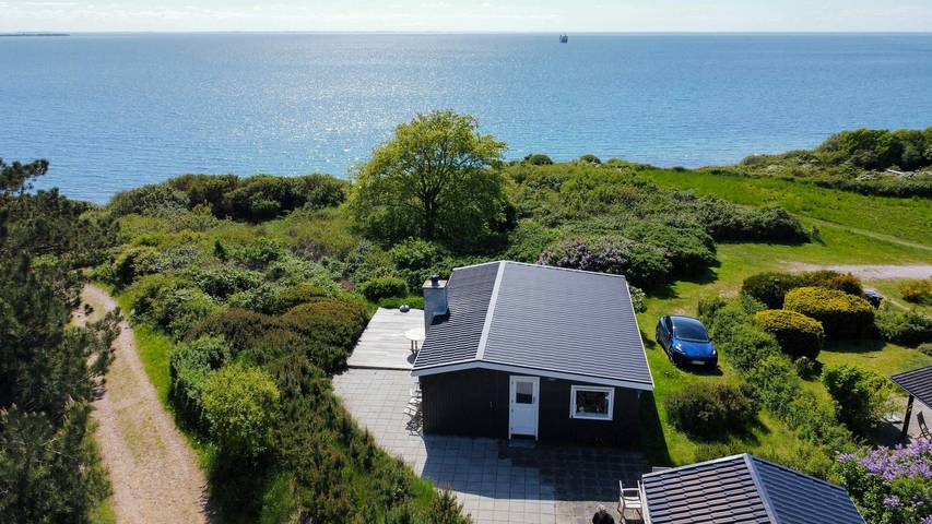 Ferieudlejning for 6 personer, med Terrasse i Røsnæs