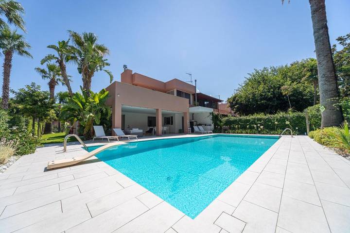 Apartahotel para 3 personas, con Balcón y Terraza además de Jardín y Piscina en Sicilia