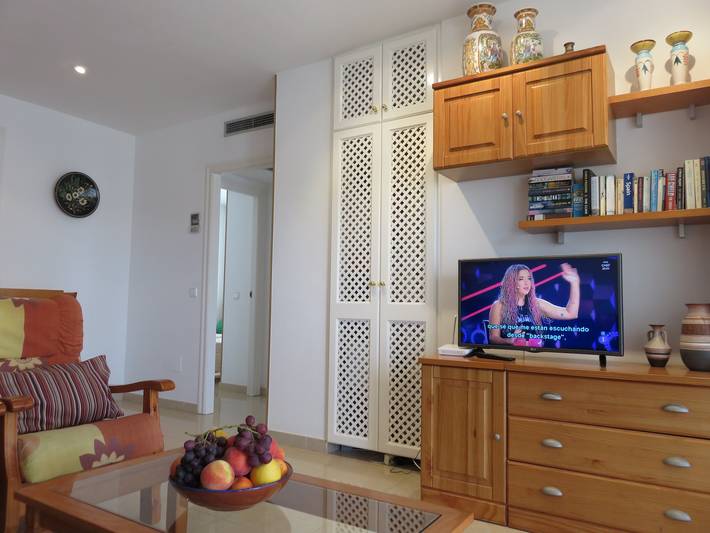Apartamento entero, Apartamento "Brisas Del Mar 3-2" cerca de la playa con piscina, Wi-Fi, terraza y jardín in L' Estartit, Estartit