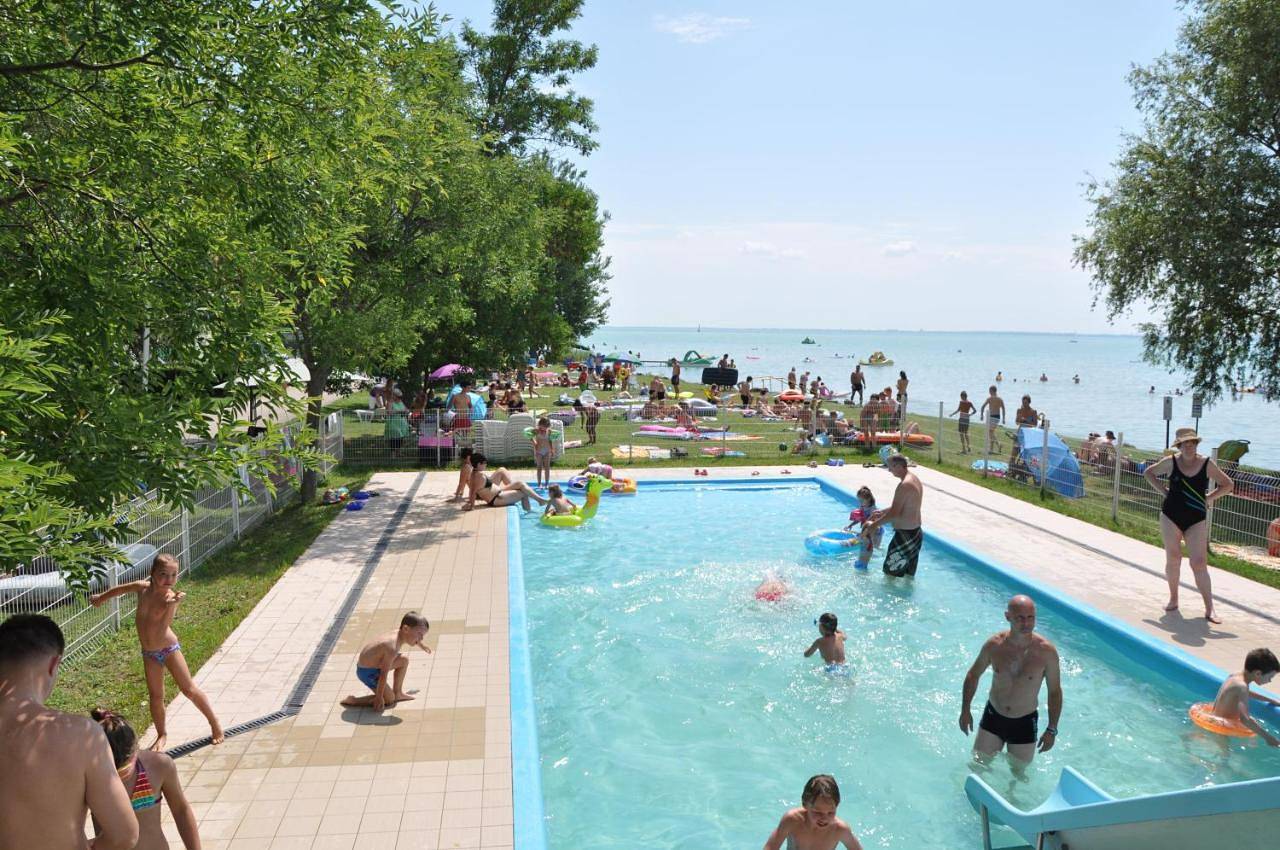 Naturexpert Mobil házak-Pelso Kemping Alsóörs in Paloznak, Balatonfüredi járás