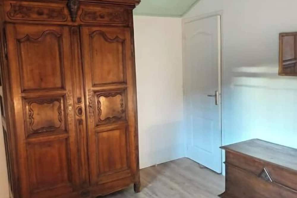 House with large garden, close to the sea and all amenities. Ideal for families in Macinaggio, Rogliano