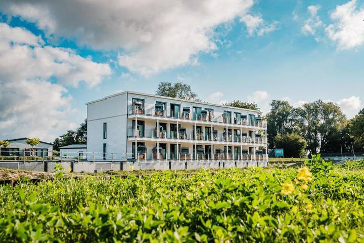 Bungalow für 2 Personen, mit Balkon und Terrasse sowie Garten und Ausblick