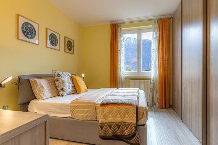 Gîte pour 3 personnes, avec vue et balcon dans Carlazzo