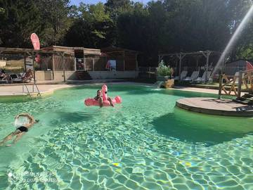 Camping pour 4 Personnes dans La Cassagne, Périgord Noir, Photo 3