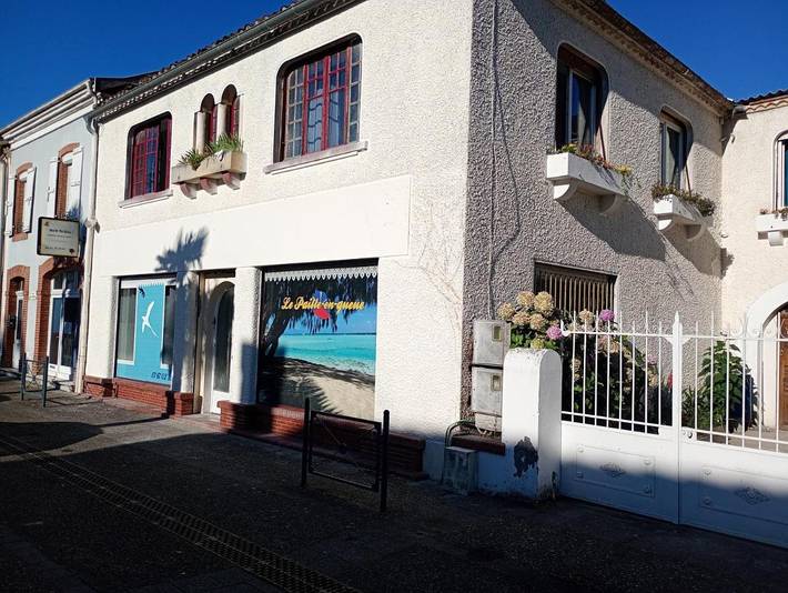 Chambre d’hôte pour 2 personnes, avec Jacuzzi et Terrasse à Haget