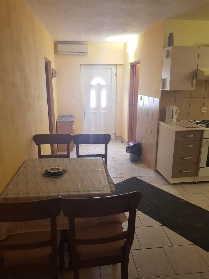 Ferienwohnung für 4 Personen, mit Garten und Terrasse, mit Haustier in Karlobag - 3