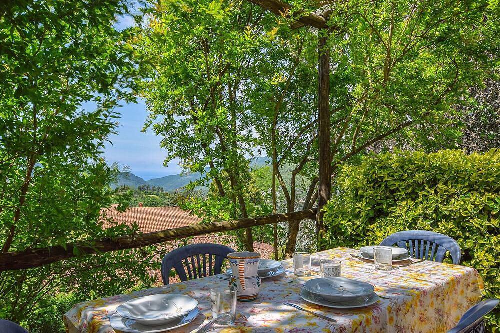 Cozy home in Deiva Marina with Wifi in Deiva Marina, Riviera di Levante