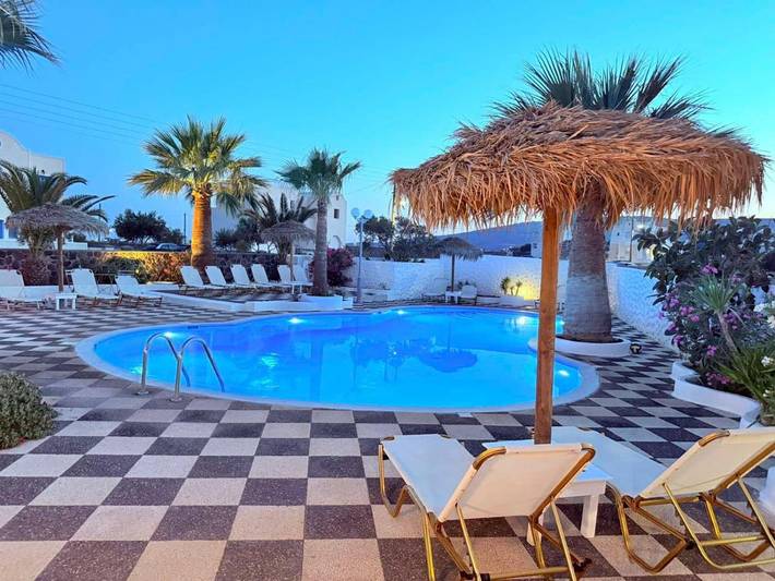 Hôtel pour 5 personnes, avec vue et jardin ainsi que balcon et piscine dans Perivolos