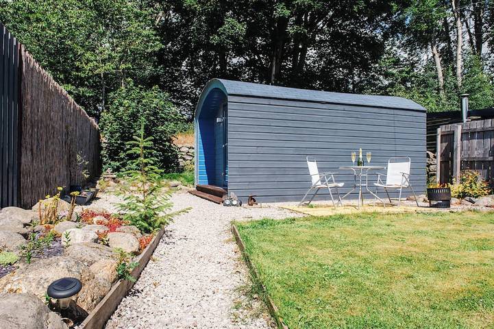 Log cabin for 2 people, with garden in Loch Ness