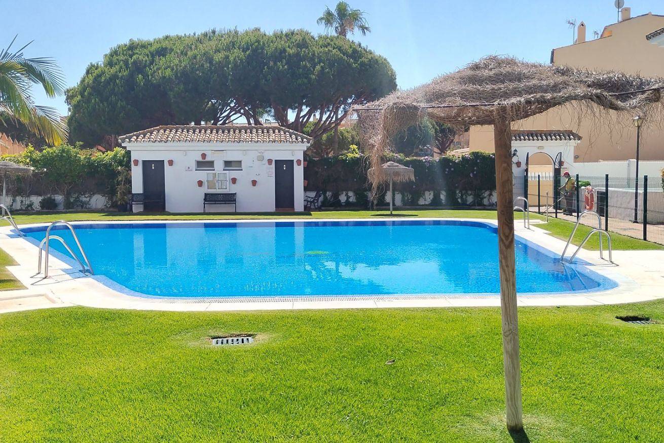 Ganze Wohnung, Ferienwohnung für 4 Personen mit Pool in Sancti Petri, Chiclana de la Frontera