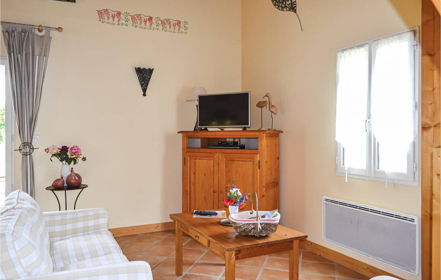 Amplio apartamento con WiFi, piscina y aparcamiento en Brantôme in Brantôme en Périgord, Périgord Vert