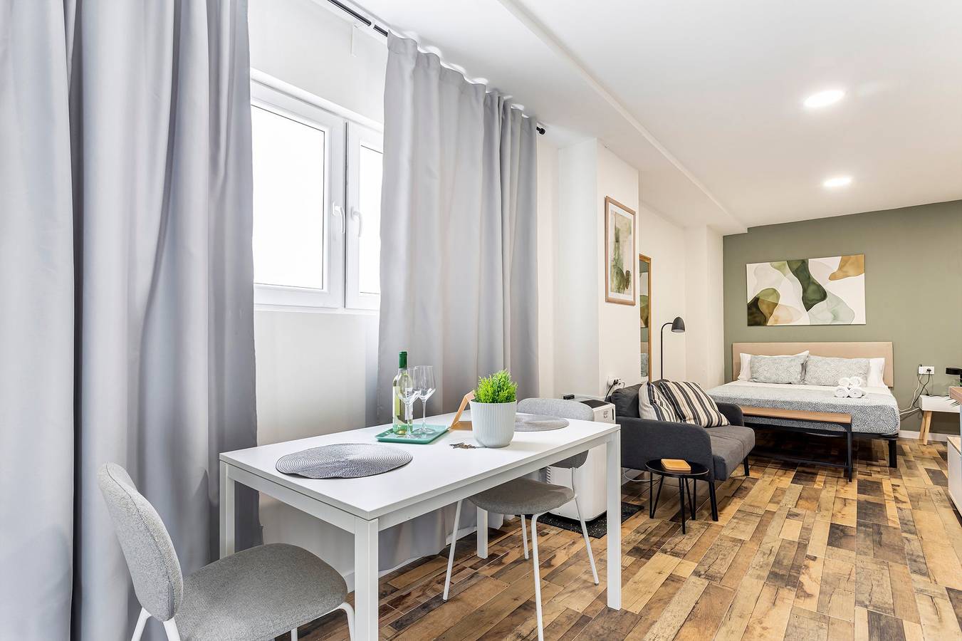 Estudio entero, Guest Ready - Estudio moderno para dos in Valencia, Costa de Valencia