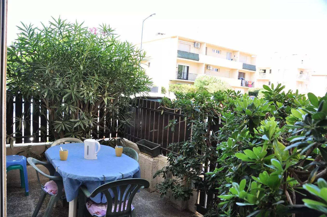 Ganze Wohnung, T2 mit Terrasse und Parkplatz in der Nähe von Meer und Geschäften in Narbonne Plage, Narbonne