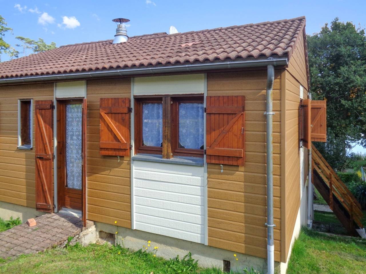 Chalet charmant à Saint-Gérons avec piscine partagée in Saint-Gérons, Région d'Aurillac