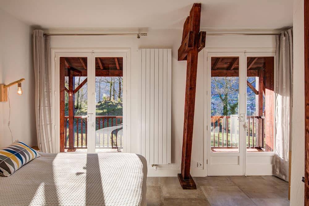 Casa arquitecto sin vecinos en el valle de Ossau, spa y sauna, parque 7.000 m2 in Béost, Béarn